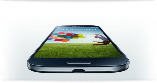 Samsung Galaxy S4 infographic detailing specs & features main pic