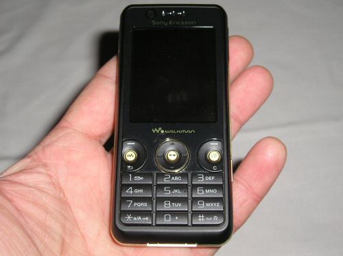 Sony Ericsson W660i front 1