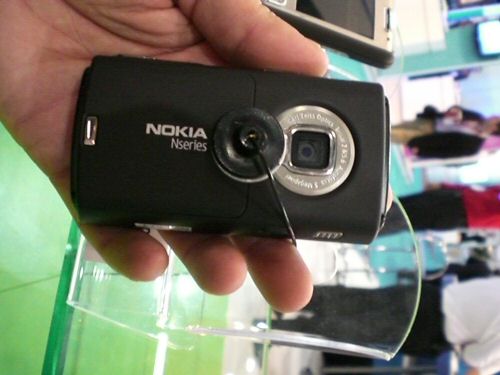 Nokia N95 8GB back view
