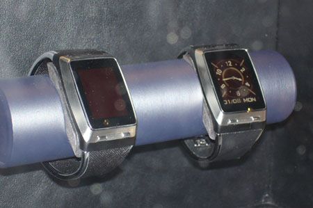 lg_watchphone_1