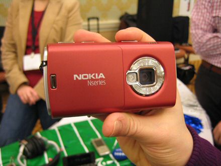 Nokia N95 8GB goes red