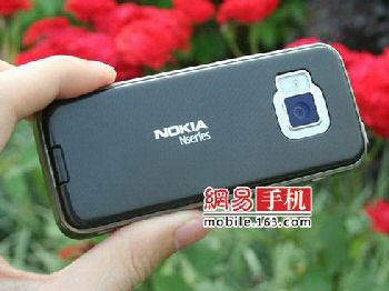 Nokia N78 vs the Nokia N82