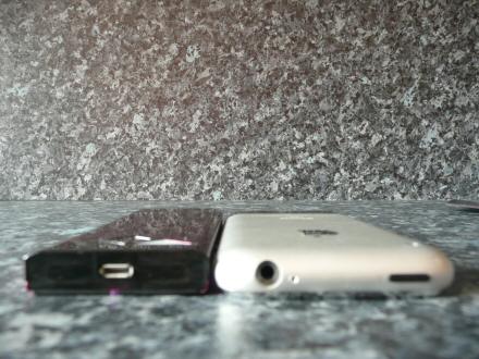 nokia 7900 prism size comparison to iphone 2
