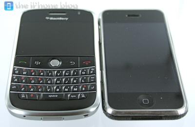 iphone-vs-blackberry-bold-