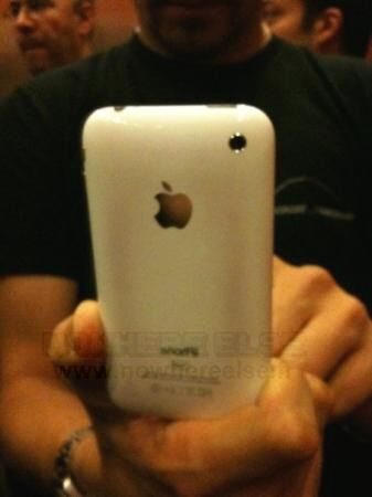 iPhone 3GS White has overheating problem