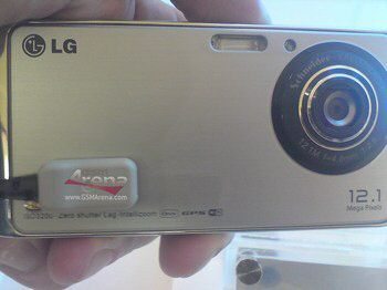 LG GC990 Louvre 12-megapixel camera phone: Photos