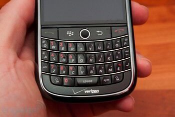  BlackBerry Tour with Verizon gets in-depth review and pictured