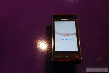 Nokia X6 gets Pictured