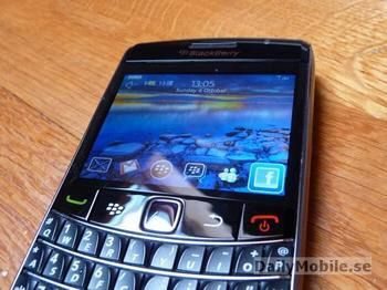 BlackBerry Onyx 9700 gets pictured.