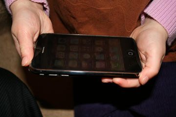 real-life-giant-apple-tablet-iphone-2010-photos-2