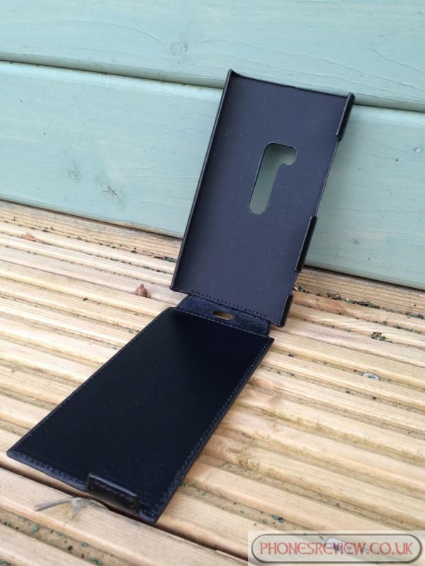 Chance to win a Nokia Lumia 920 Issentiel leather case pic 4