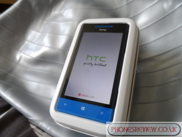 HTC Windows Phone 8S hands-on review is surprising pic 2