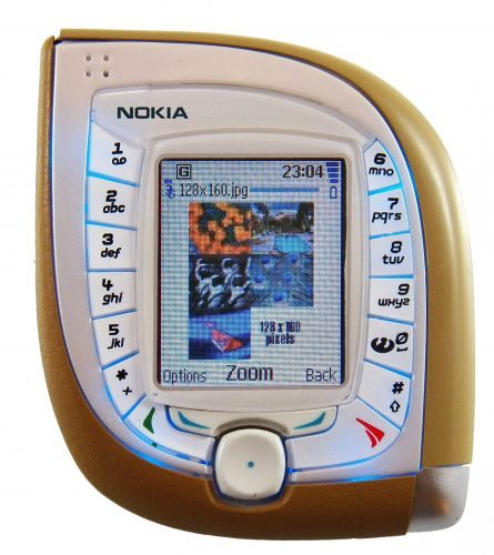 Nokia_7600