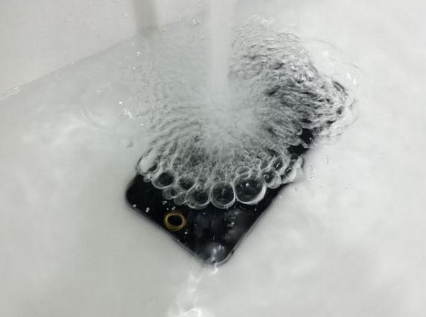 iPhone 6 Plus waterproof