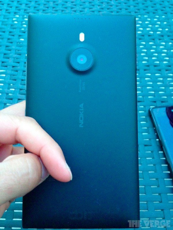 nokia-lumia-1520-new-pureview-b